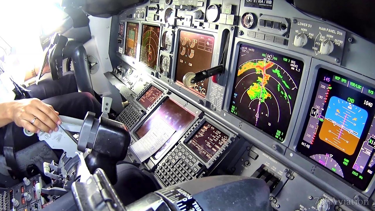 Boeing 737 - instrument view VOR approach