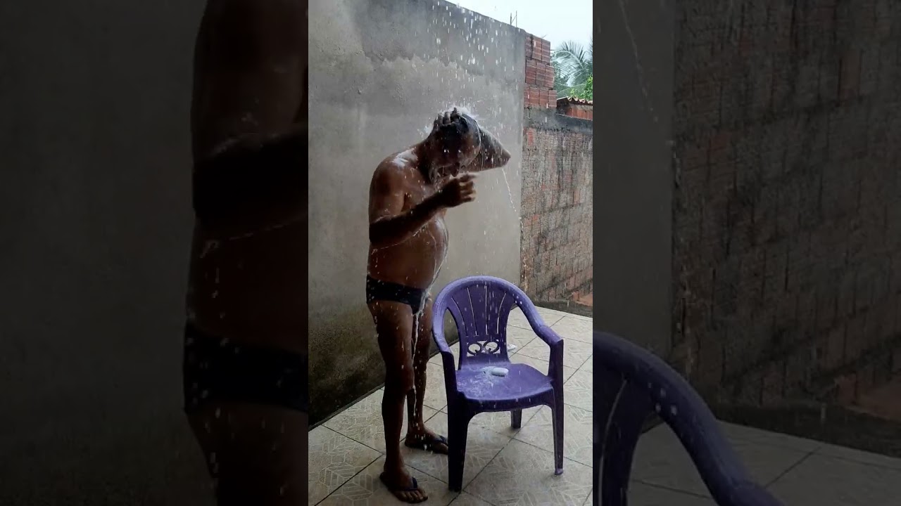 sai da chuva Gabriel tu vai pegar gripe!! escreva no canal obrigado!