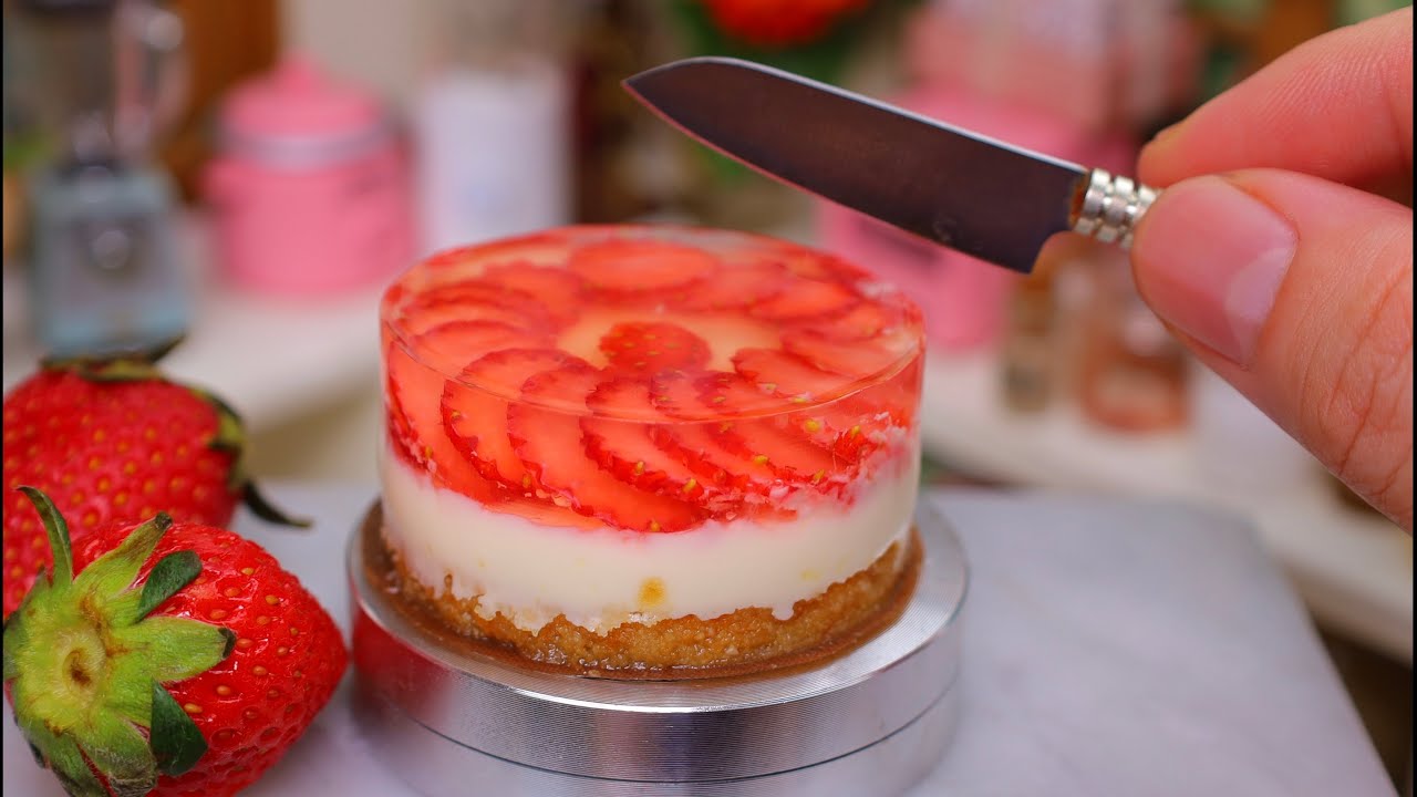 Wonderful Miniature Strawberry Cheesecake | Amazing Miniature cooking | Miniature Hieu's kitchen