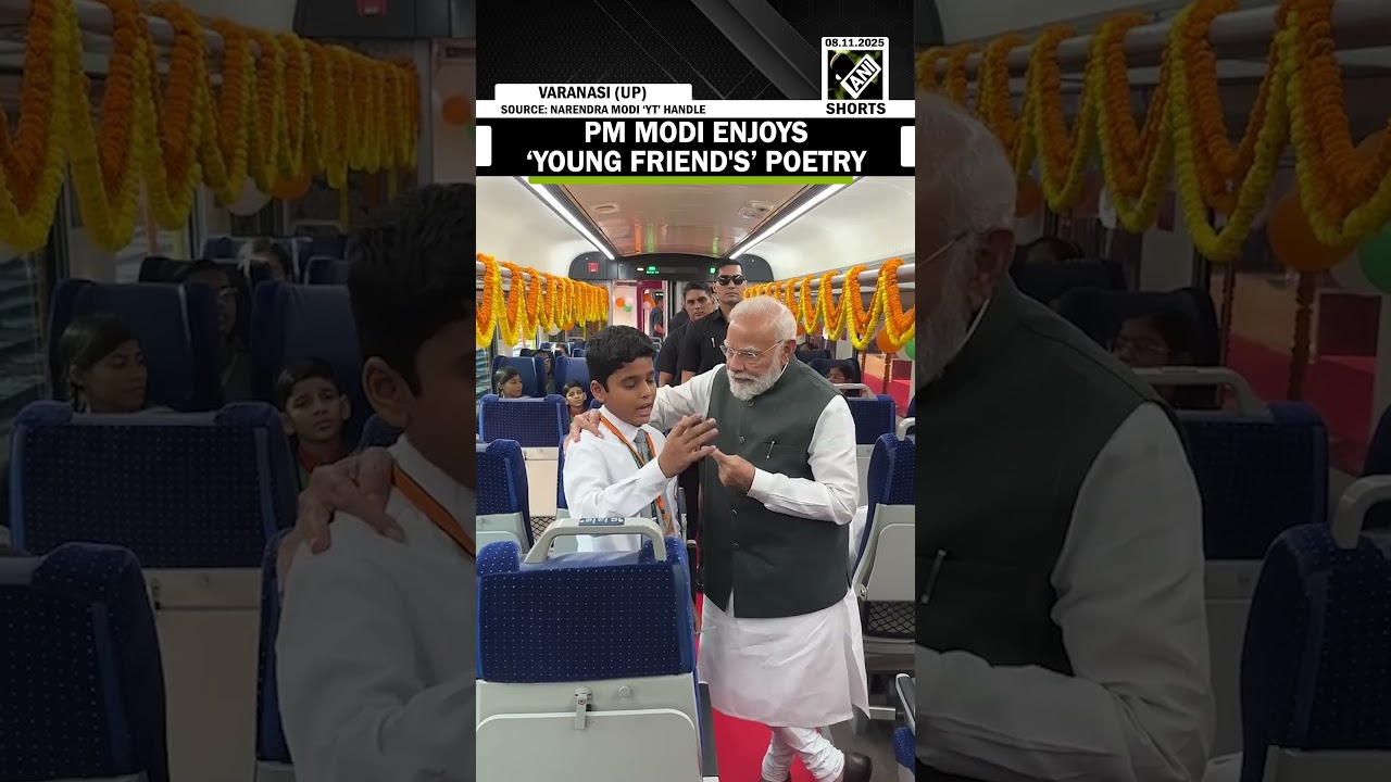 प्रधानमंत्री मोदी ने बनारस के बदलाव को बयां करती &lsquo;युवा मित्र की कविता&rsquo; का आनंद लिया