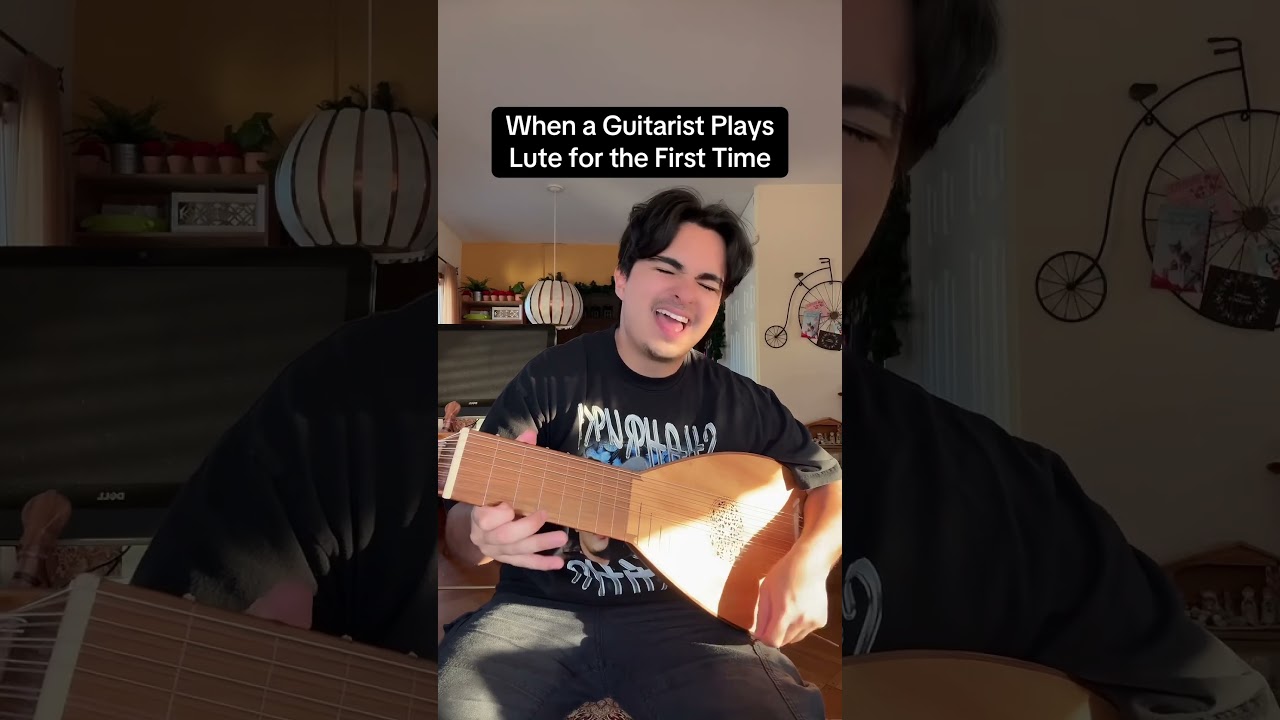 When a Guitarist Plays a Lute for the First Time 🇮🇹