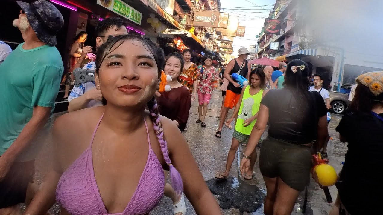 Pattaya Songkran 2024 is Geweldig! - Soi 6, 7 en Beach Road! #221