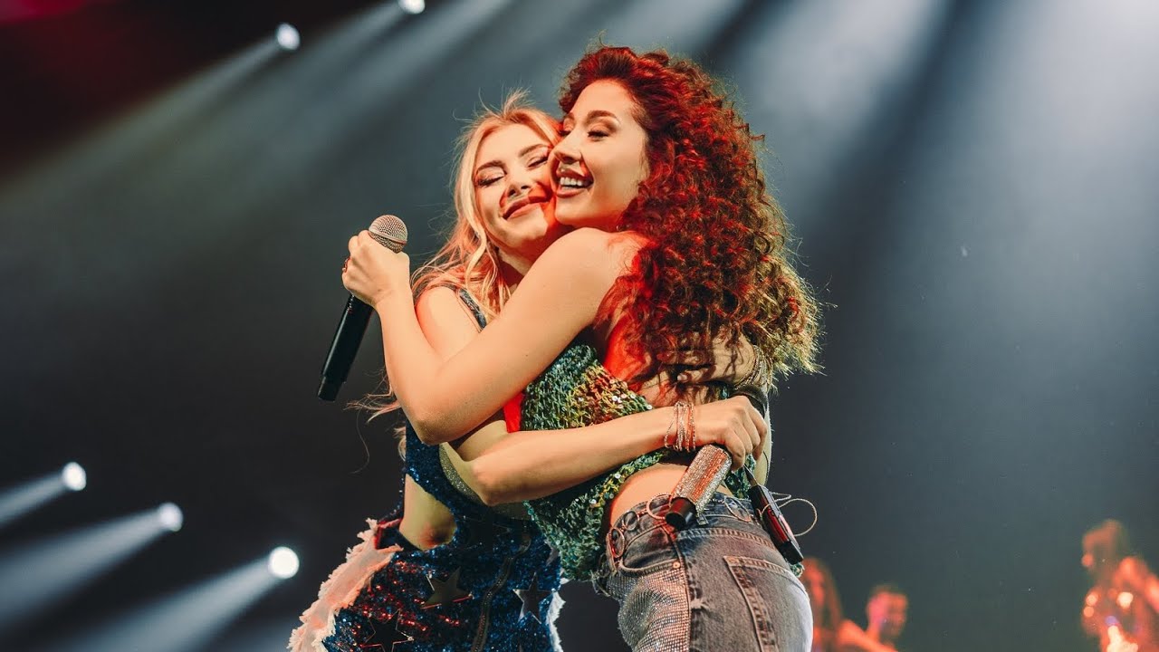 Andreea Balan & Nicole Cherry - Prima Iubire/Lasa-Ma Papa la mare LIVE la Sala Palatului 