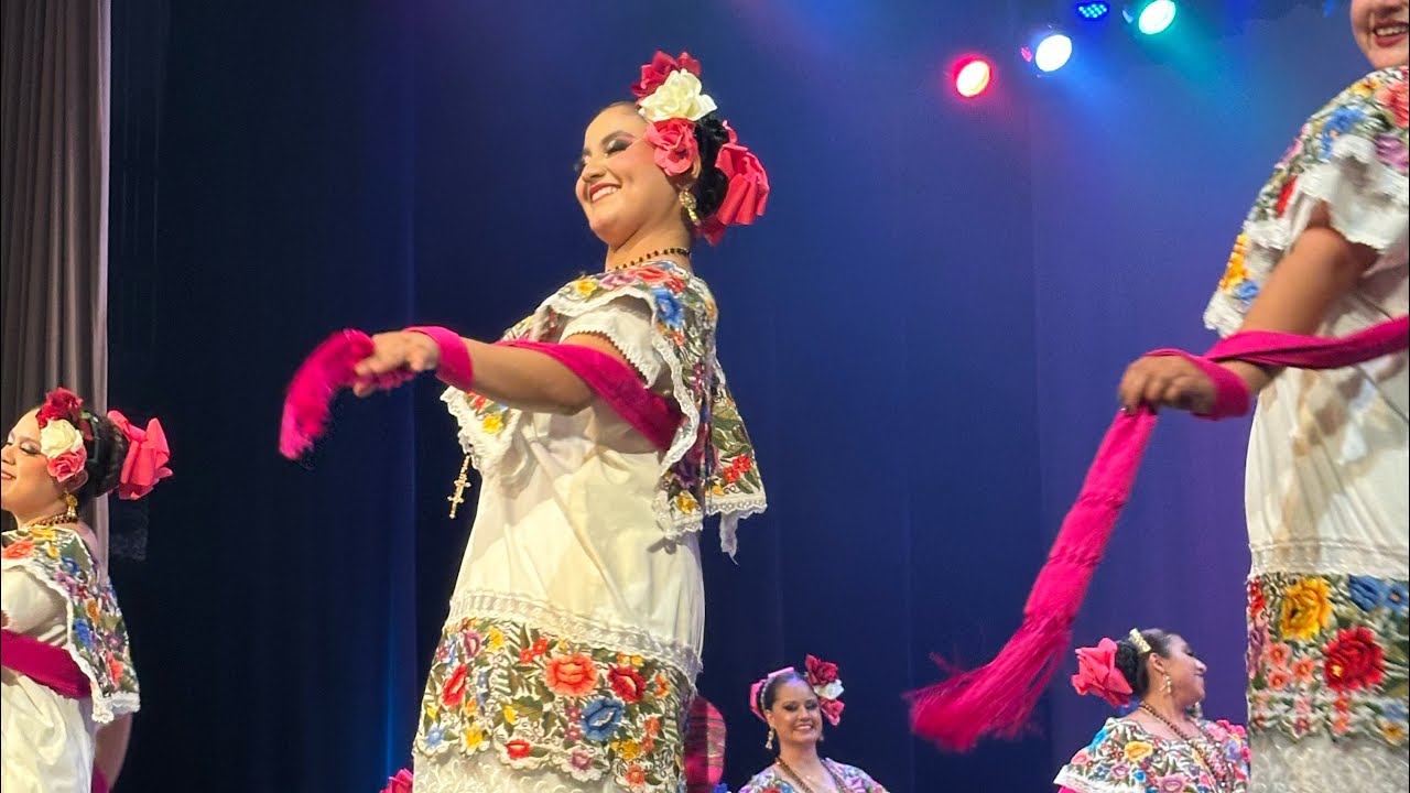 Las mujeres que se pintan- Vaquería Yucateca Ballet Folklorico de la Frontera