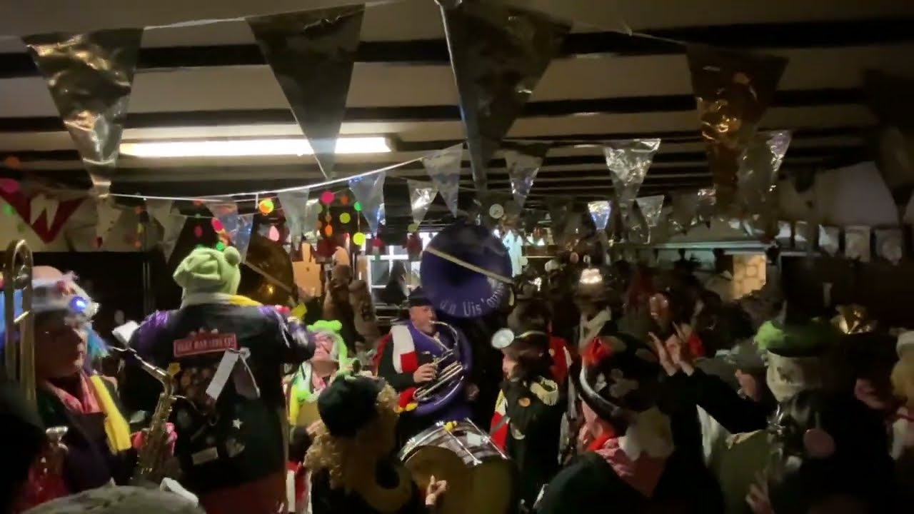 Vastenavend 2024 Wa d'n Uis'ouwe h'aangekleed ga d'uit / Stoomboot Dobbertje