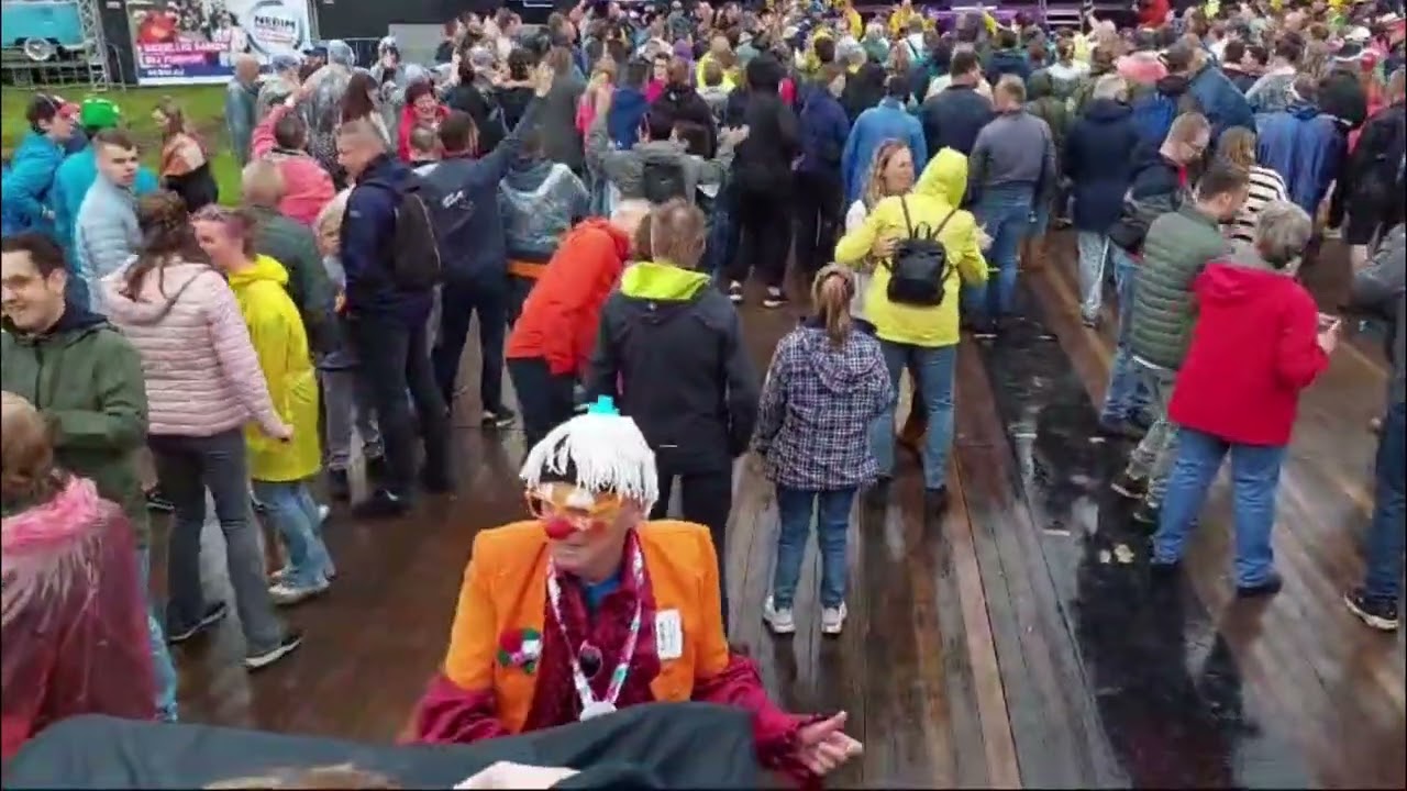 Thomas oudshoorn zingt:Jij denkt maar dat je alles mag van mij Funpop 2024