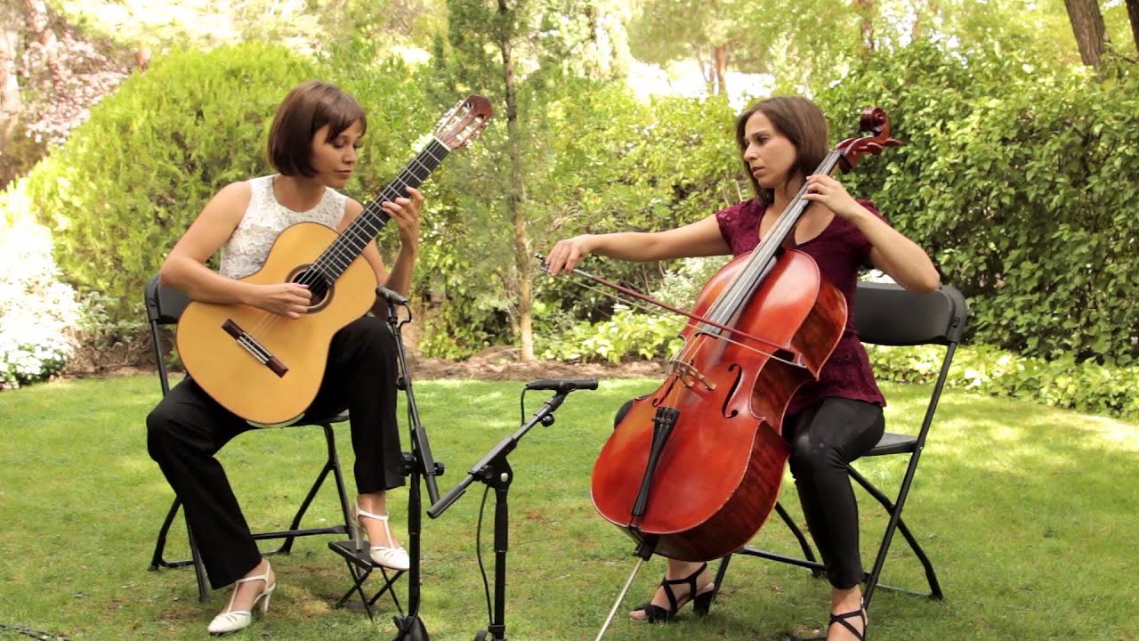Paola Requena y Marta Requena. Valsay para Cello y Guitarra
