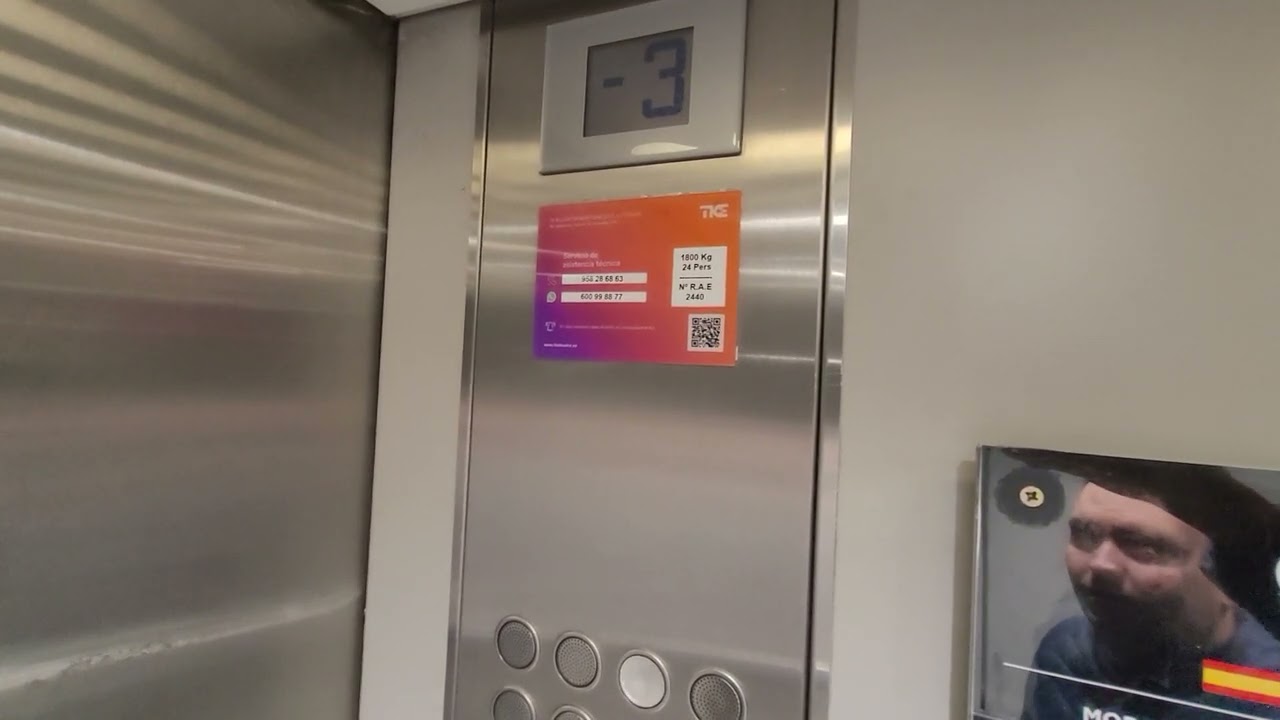 Schindler D-Series (mantienited by ThyssenKrupp) elevator in El Corte Ingles from Granada Spain.