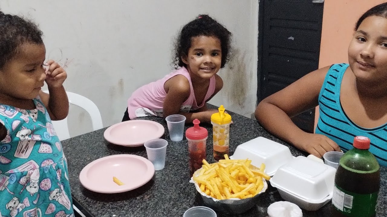 NOSSA NOITE DO HAMBÚRGUER COM APENAS DOIS HAMBÚRGUER |A simplicidade e que faz a diferença