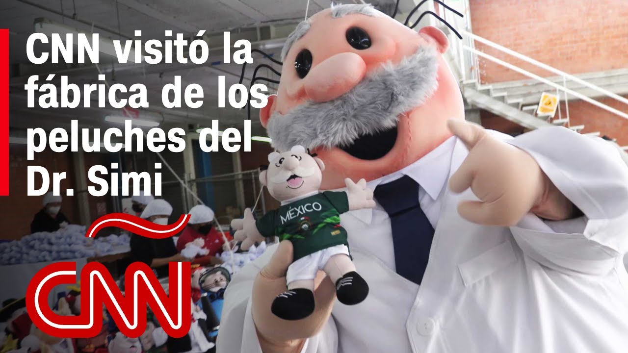 Peluches del Dr. Simi arrojados en conciertos: de aquí viene la tendencia viral