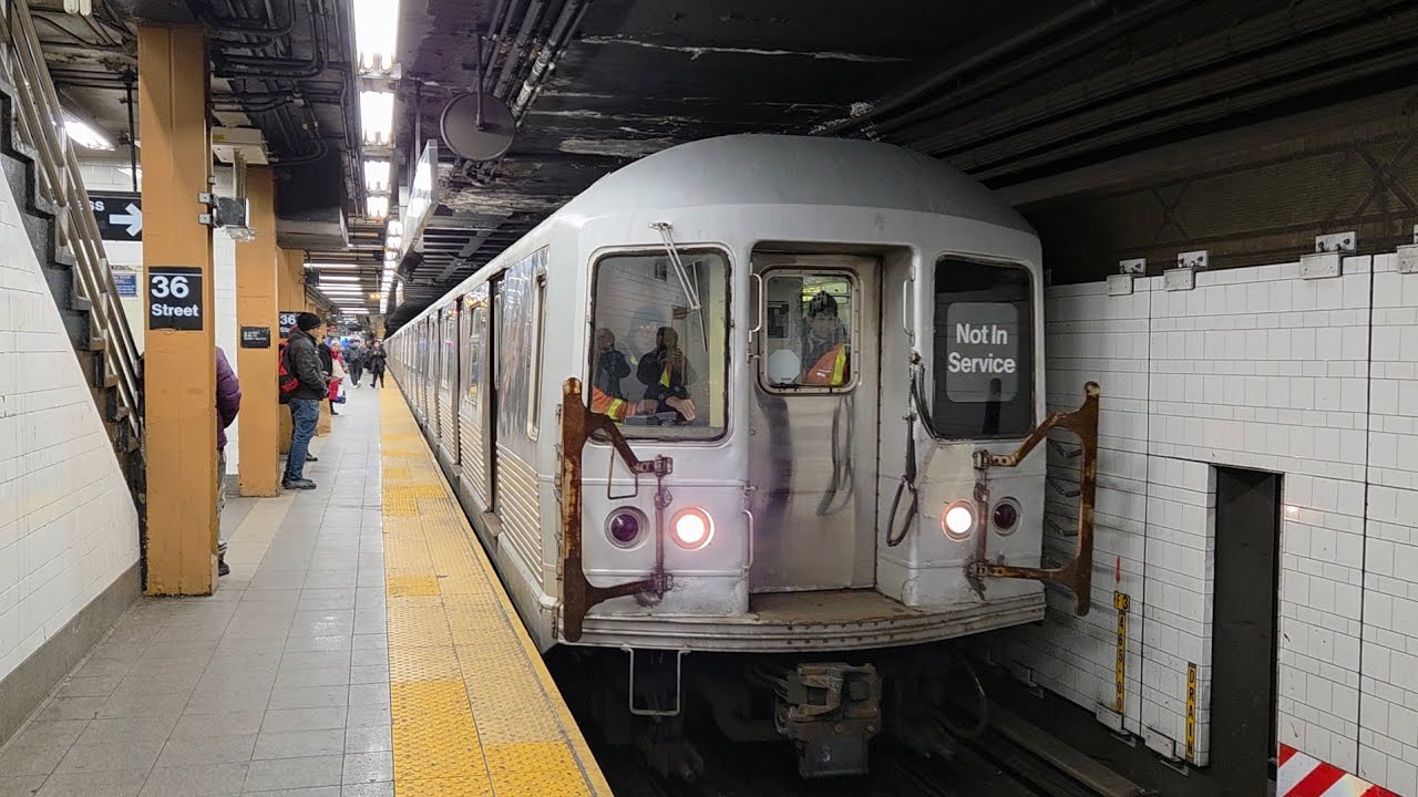 RARE - 8 Car R42 Movement Along 4th Avenue & West End