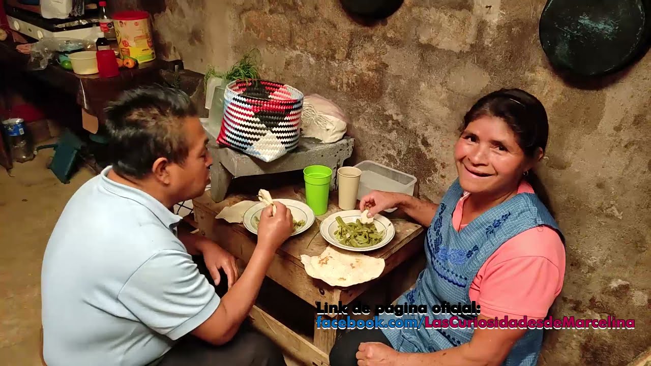Los Nopales encebollados sin grasa y con tortillas a mano recién salidas del comal, una bendición