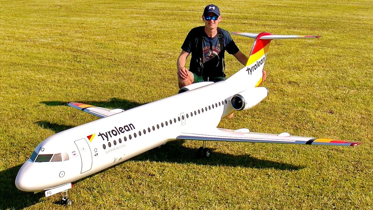 AMAZING RC FOKKER-70 / HUGE ELECTRIC MODEL AIRLINER / TYROLEAN AIRWAYS / FLIGHT DEMONSTRATION !!!
