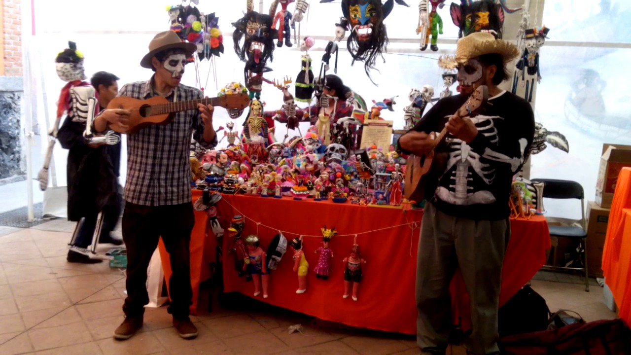 EmilIo Ayala -Paco JARANAS.Muestra artesanal Museo Culturas &acute;Populares .El cartonero.1