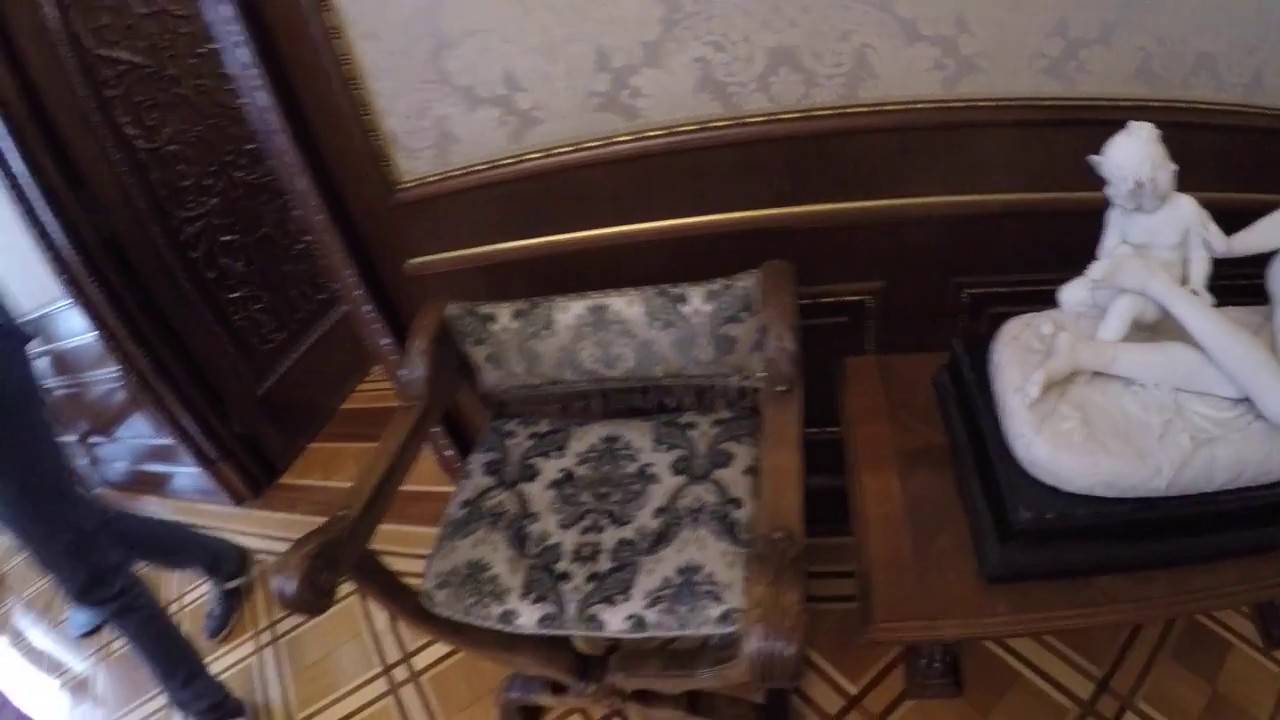 La Palatul Primăverii partea 1