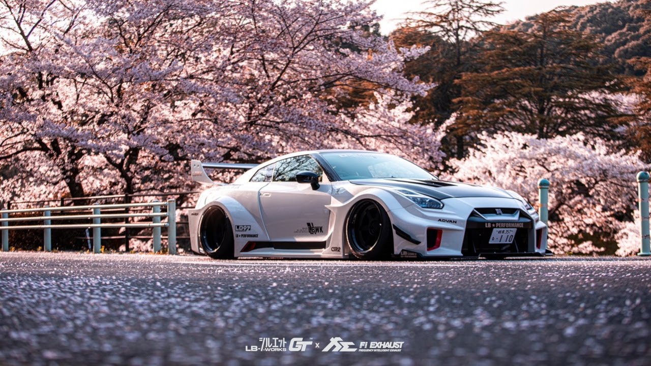 LB-SILHOUETTE WORKS GT NISSAN 35GT-RR Sakura Bloom X Fi EXHAUST Boom