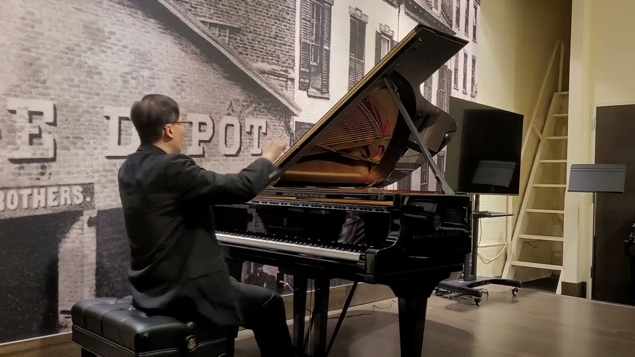 Oliver Wu plays Gershwin Rhapsody in Blue