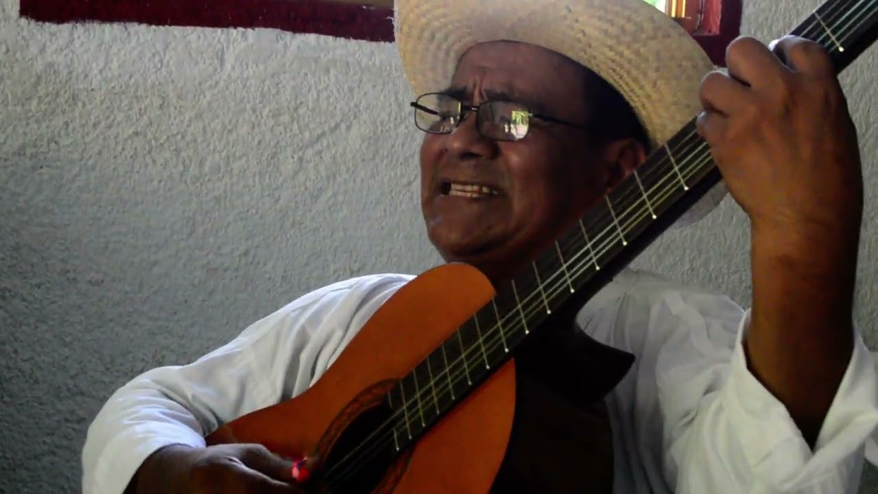 Tres Besos - Los Tres Amuzgos, Cacahuatepec, Oax. 2016.