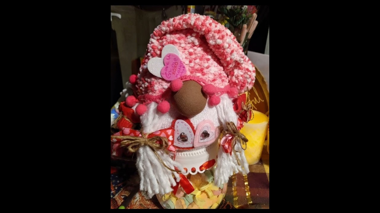 🥰Gnoming around looking for Love (Creating  Valentine's Gnomes out of socks 🧦 Valentine's DIY 😍❤️💕💘