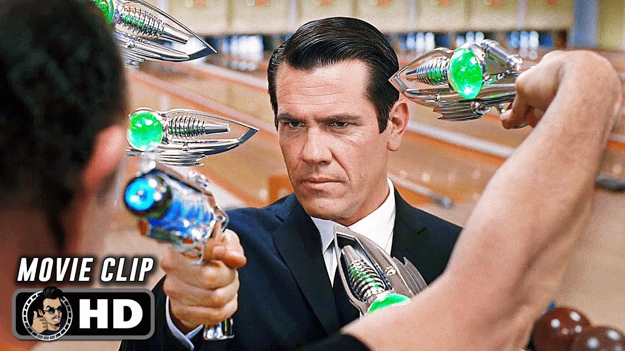 MEN IN BLACK 3 Clip - 