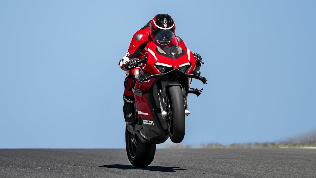 Superleggera V4: Performance