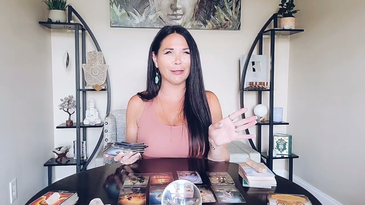 AQUARIUS, A GOOD SURPRISE IS IN STORE FOR YOU! 🦋 JUNE 2022 SPIRITUAL TAROT READING.
