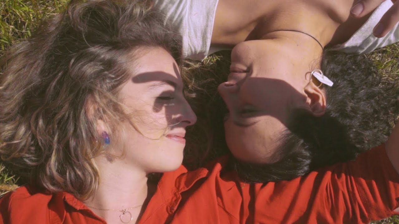 La Sociedad de La Sombrilla - Corriente Feat. Juan Amaya (Seis Peatones) [Video Oficial]