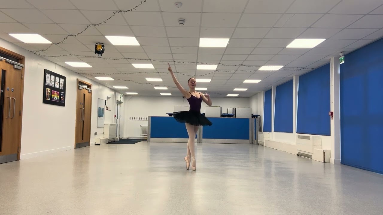 Chloe Bennett - Finger Fairy Solo 