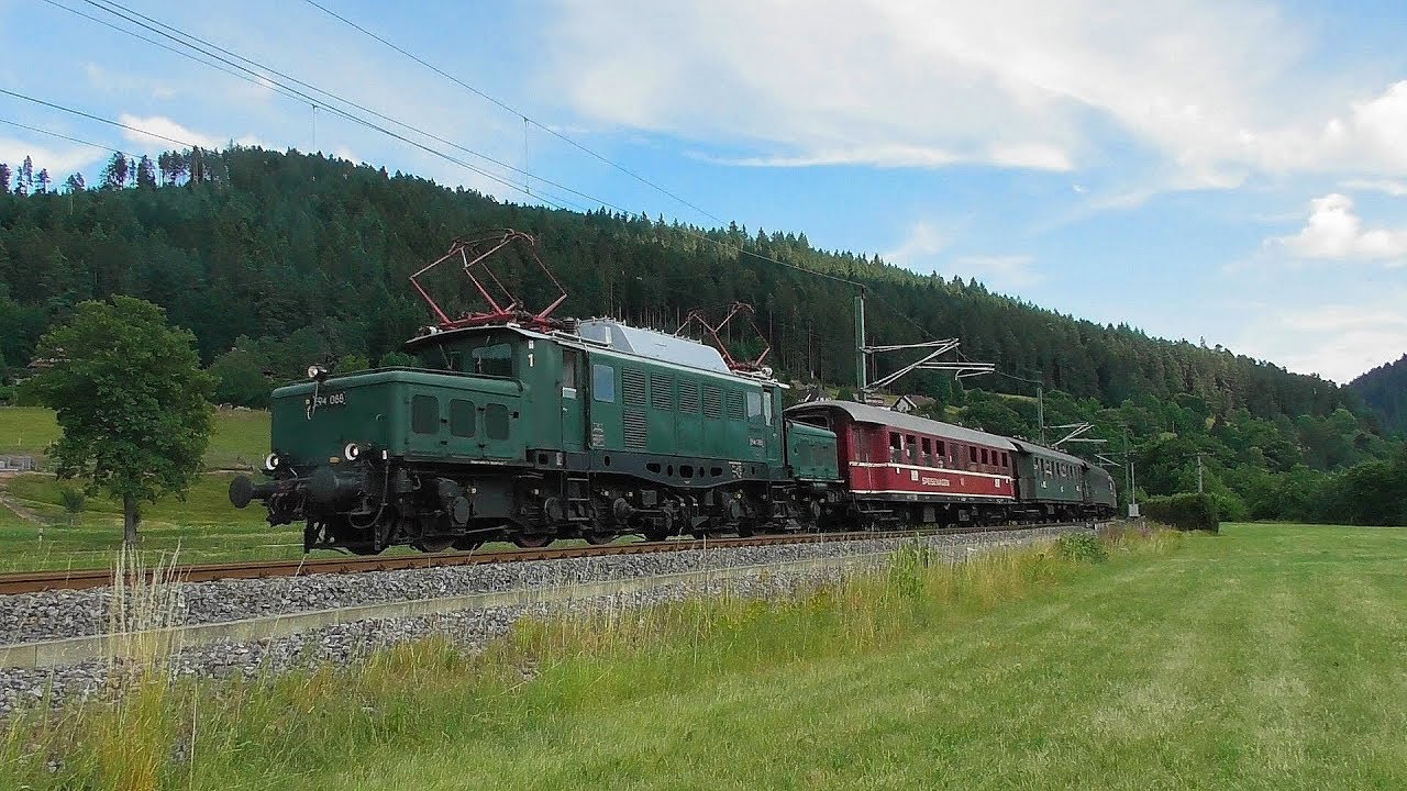 E94 088 & Der Murgt&auml;ler bei Heselbach (Murgtalbahn)