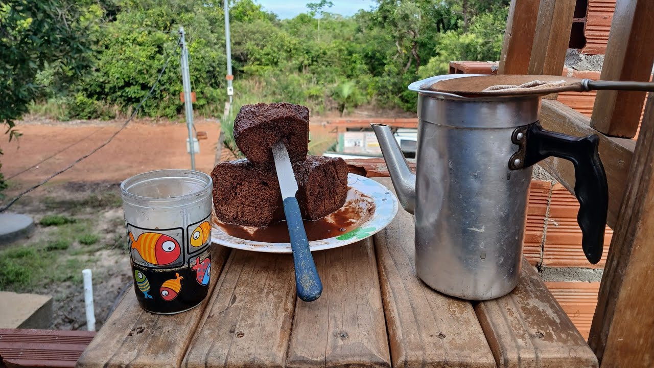 Tomando um café no alto e curtindo a natureza 