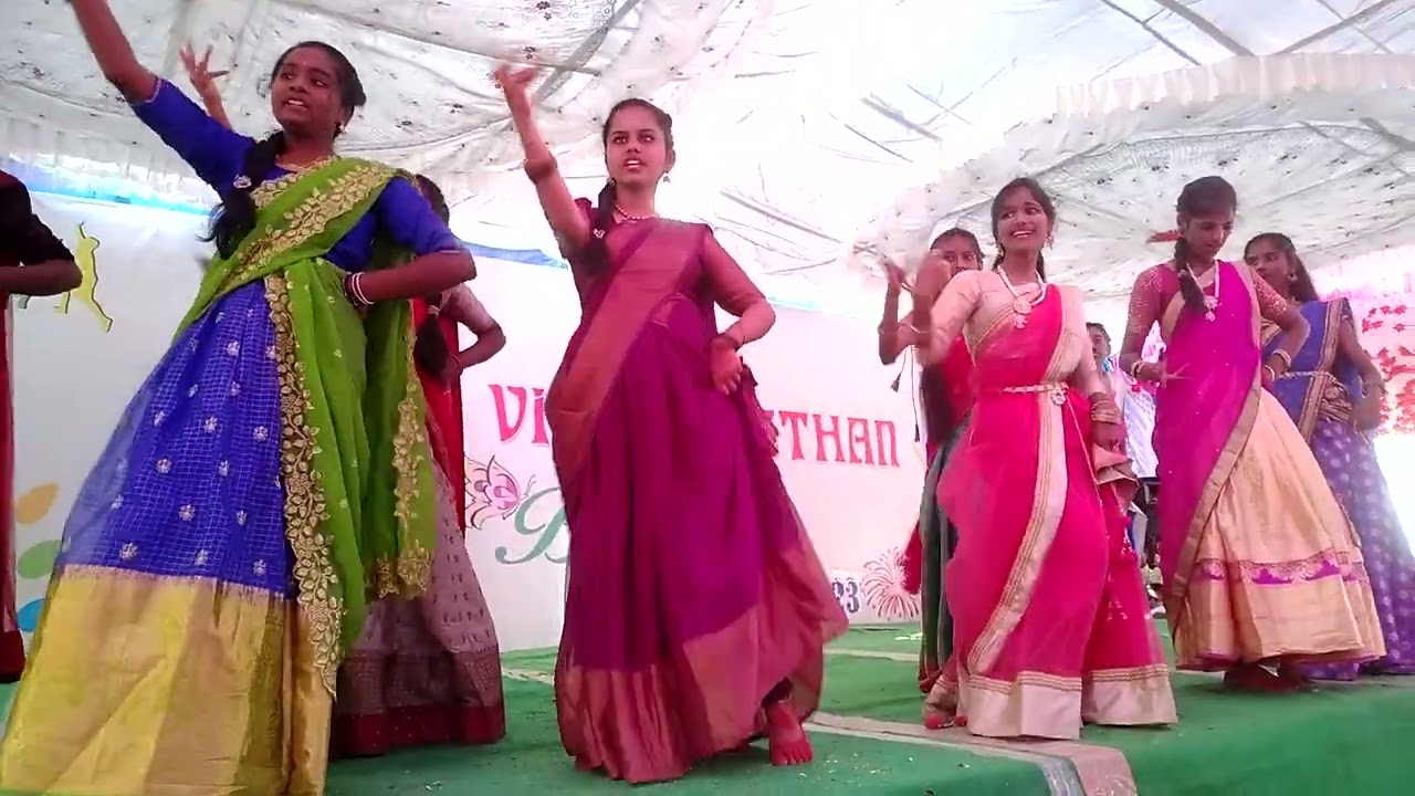 Varsham song fouziya&gowsiya Group dance