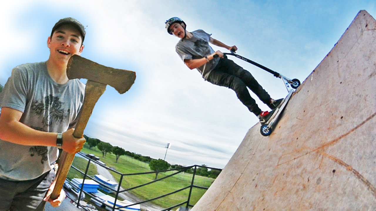 EVERYTHING'S BIGGER IN TEXAS!