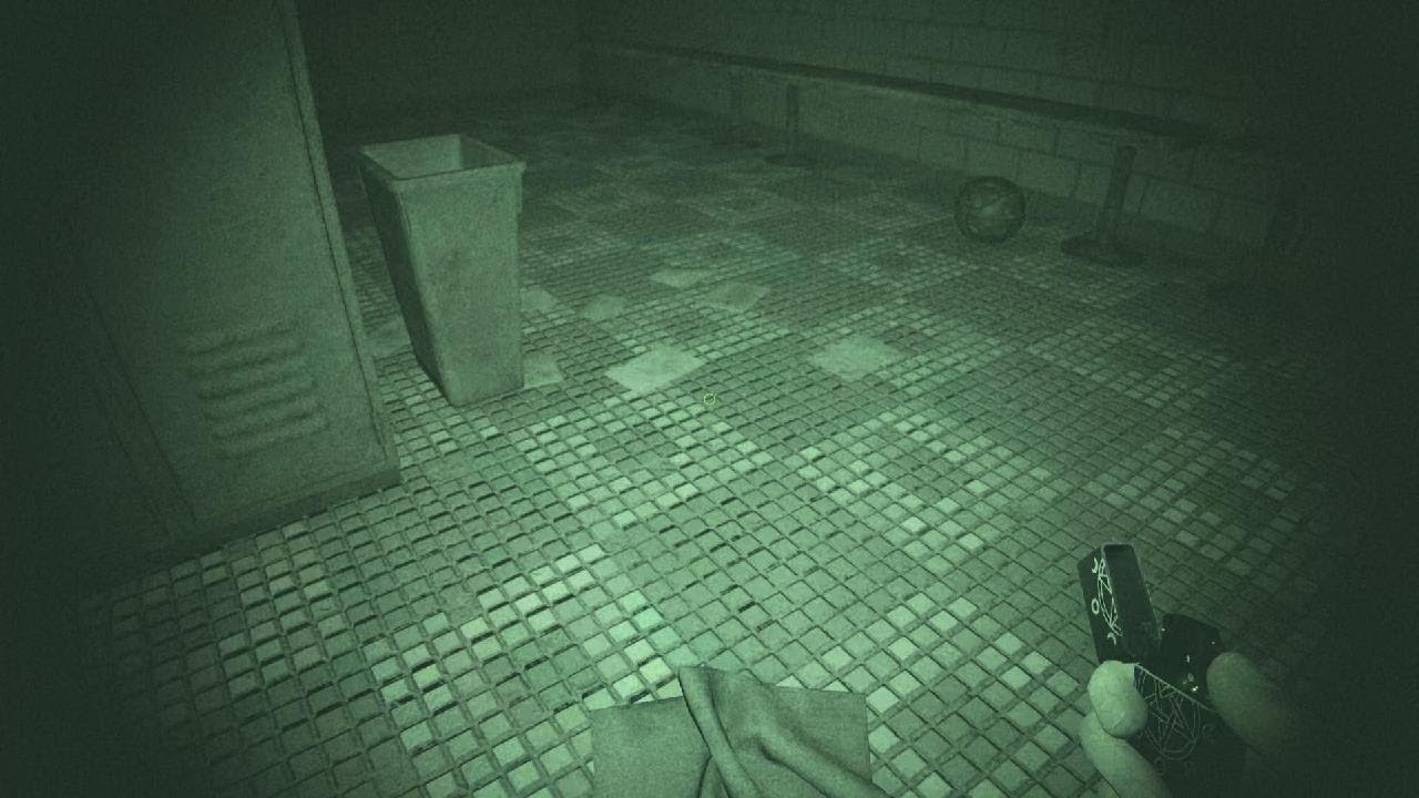Stuck in a High School's locker room in Phasmophobia