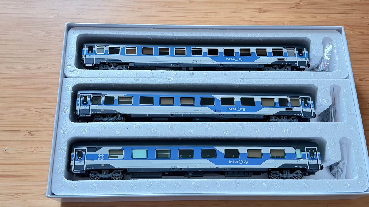 Unboxing Set 2ACME di 3 Carrozze nella nuova livrea Intercity Cod 70117