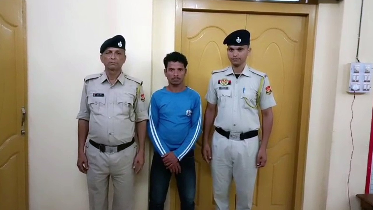 Полиция арестовала мужчину в связи с торговлей людьми.