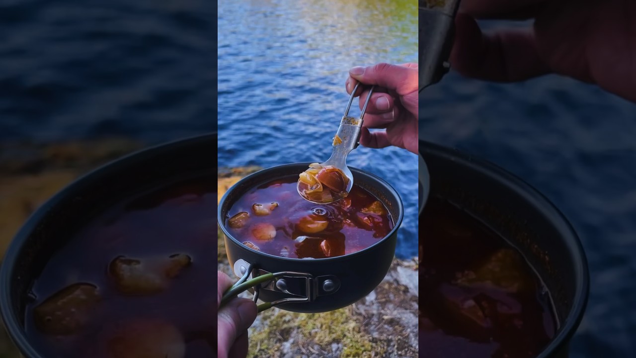 Outdoor-Kochen in Schweden: Kartoffeleintopf mit Speck & Würstchen 🥣 🇸🇪 