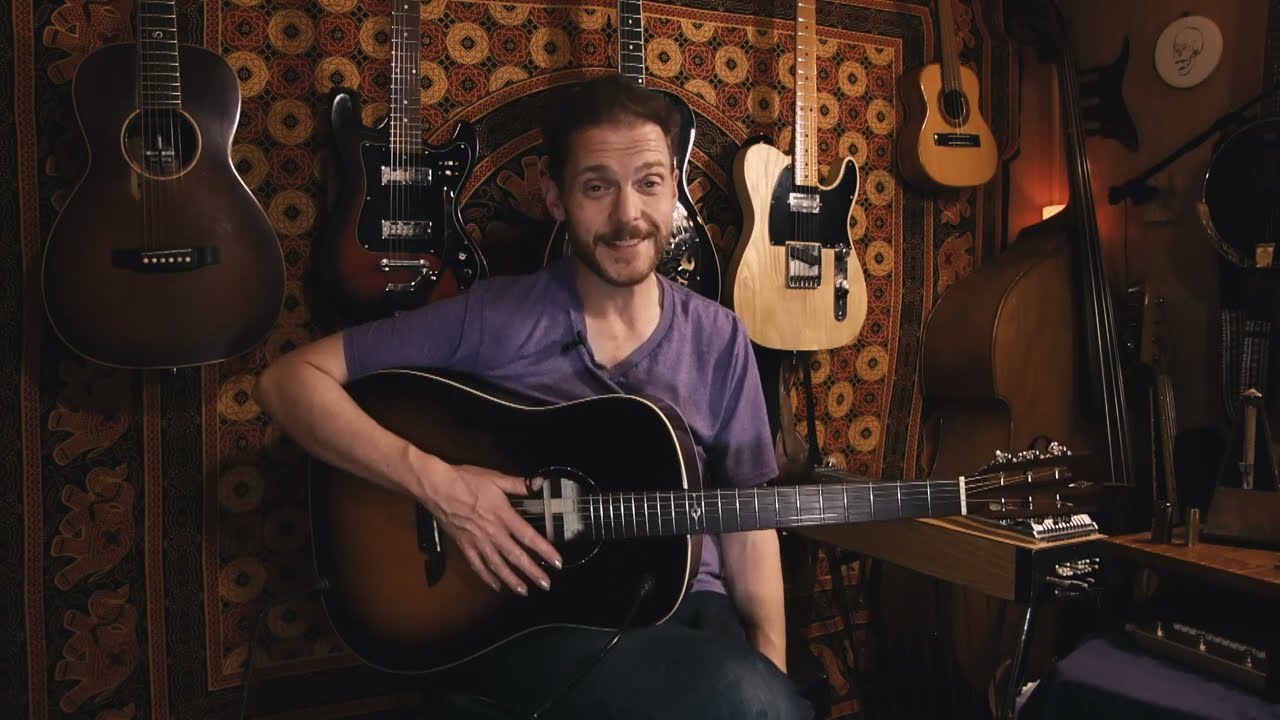 Мой «Дредноут» — Alvarez MDR70SB, полностью из цельного дерева, с покатыми бортами.