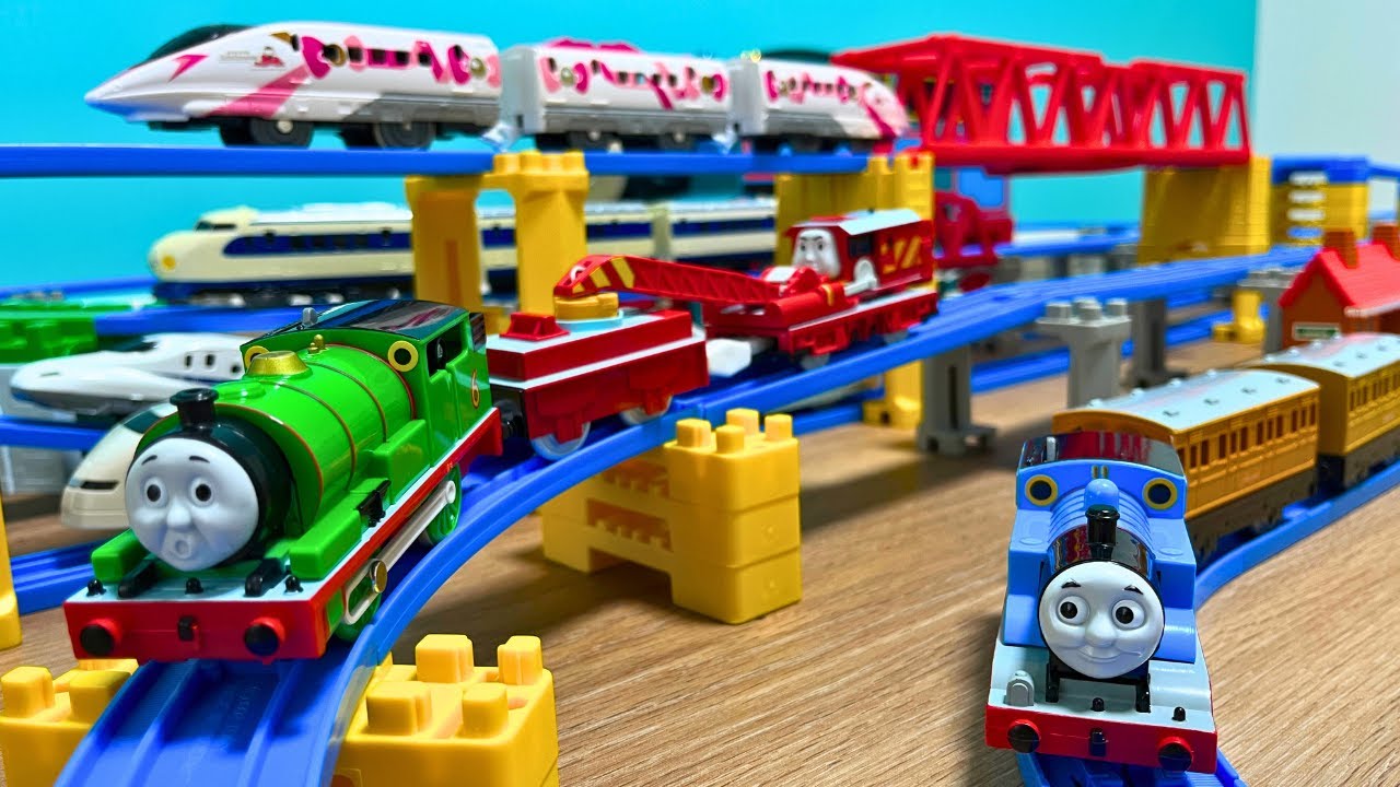Plarail: Thomas and Percy ran together with the shinkansen trains!