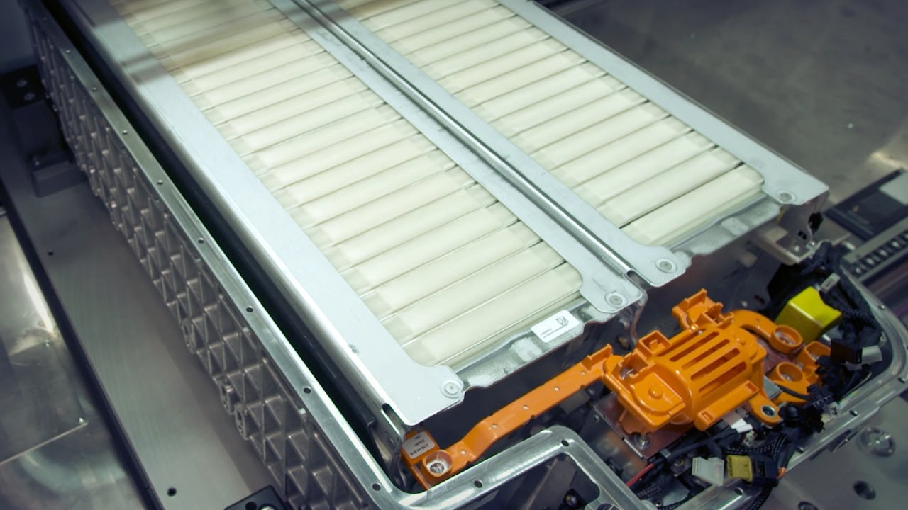 Mercedes Plug-in-Hybrid Battery M 14-1 Production