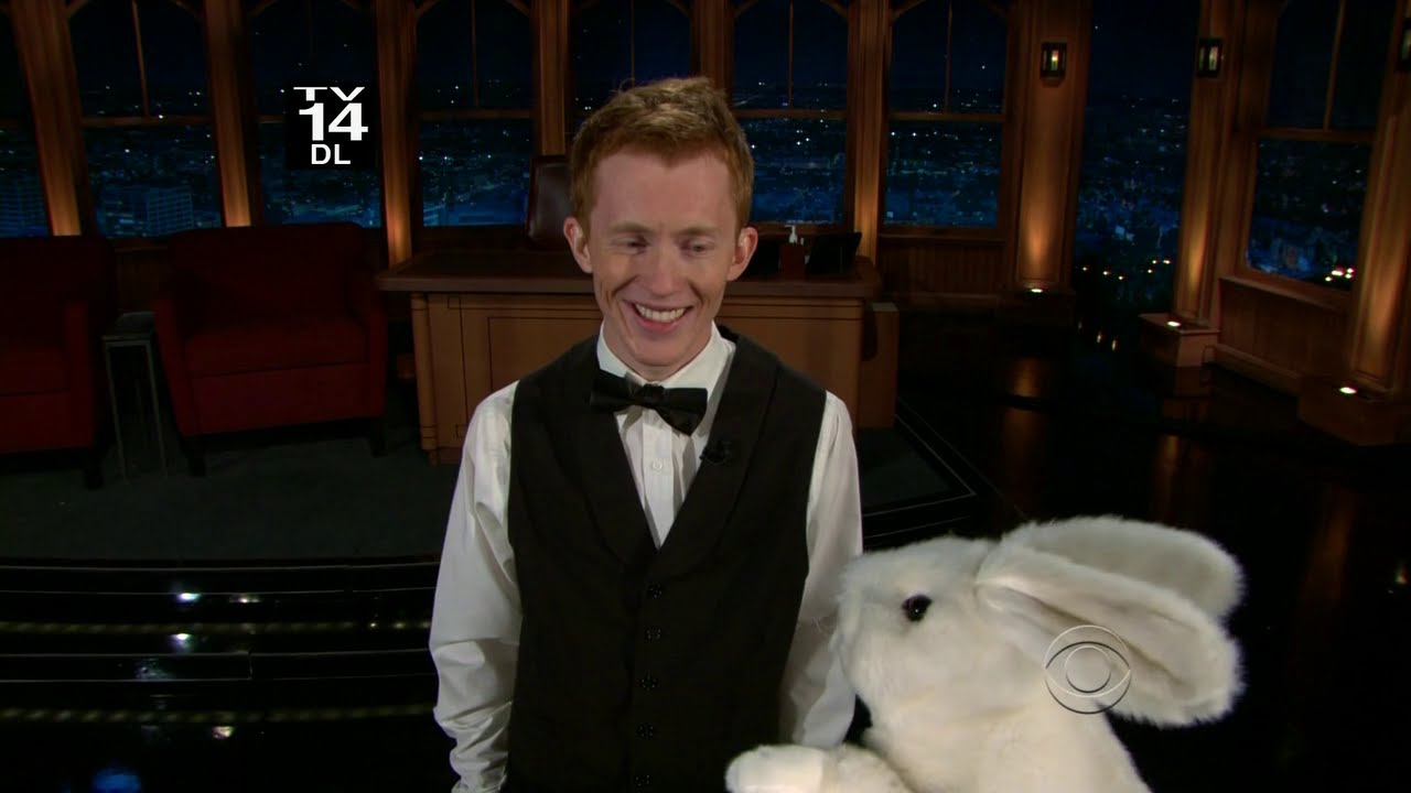 Late Late Show with Craig Ferguson 11/9/2010 Cheryl Hines, Wolfgang Puck