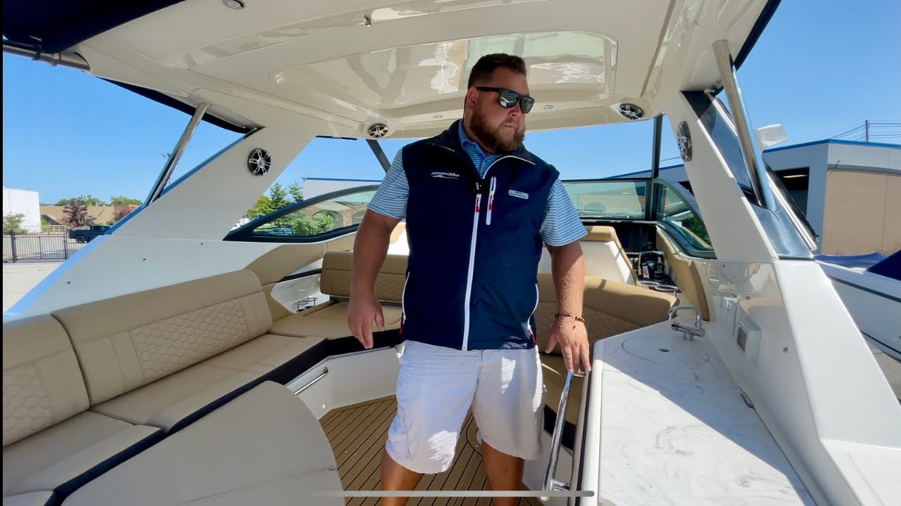 2022 Sea Ray 320 Sundancer Outboard For Sale at MarineMax in Danvers, MA