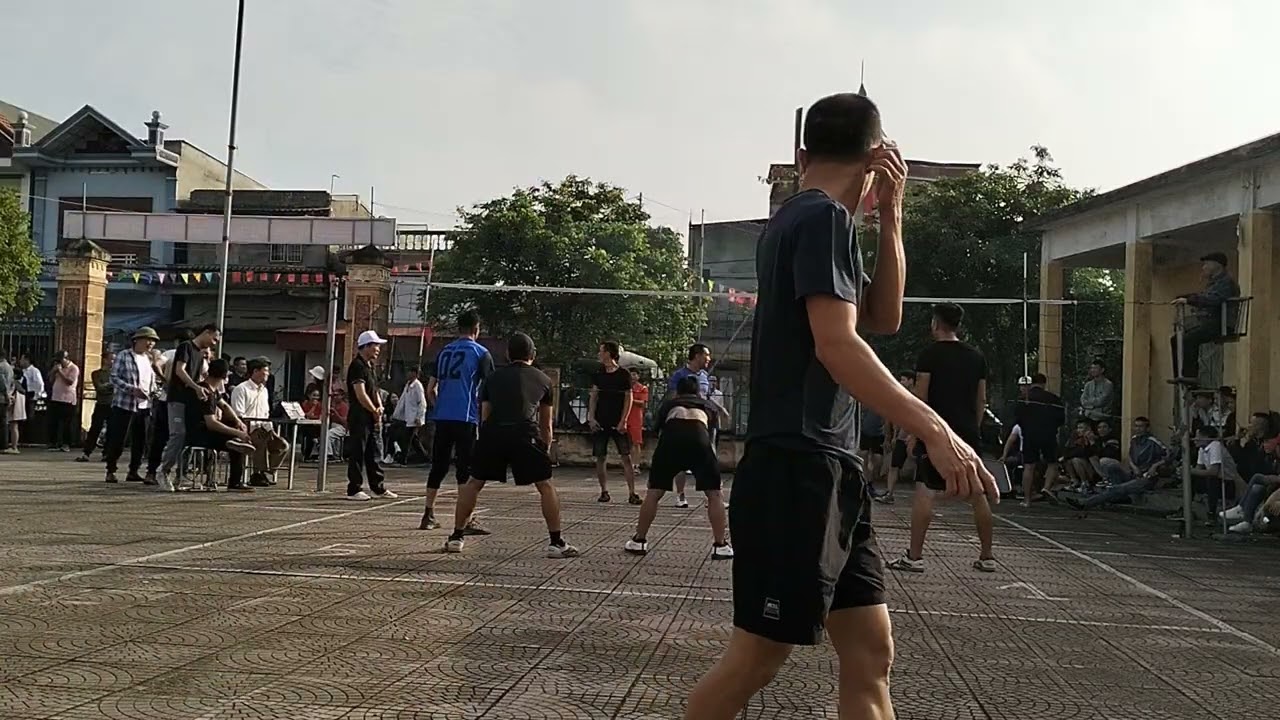 Vòng loại giải bóng chuyền hơi nam  xã Hà Đông mừng xuân Bính Ngọ( Tú y gặp Kiên Nhuệ)