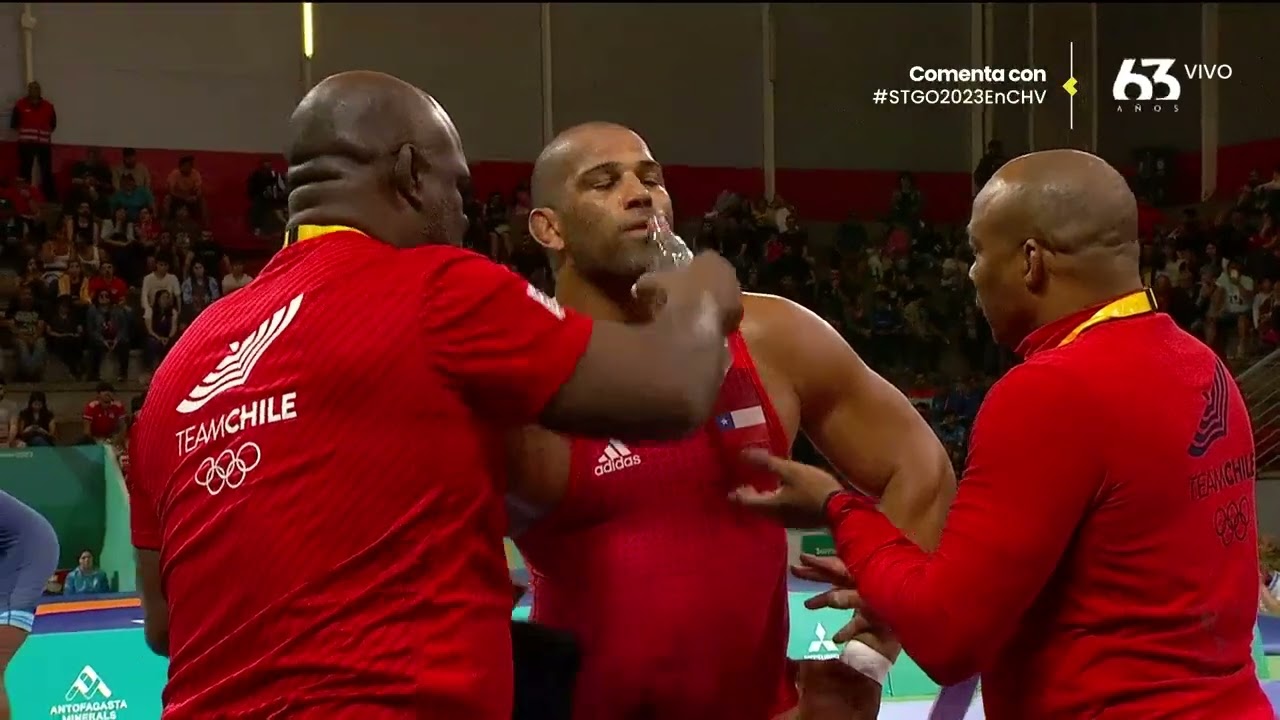 Yasmani Acosta cayó ante su contrincante cubano en la lucha de los Panamericanos 2023