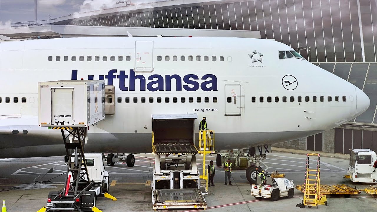 Lufthansa 747-400 - Business Class Review New York to Frankfurt