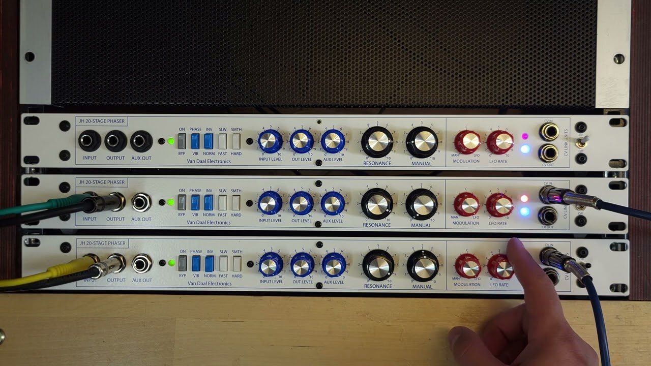 20 pole Phaser by Jurgen Haible running 808 track