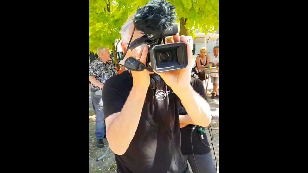 Cameraman niet blij met Udo de Beatboxer