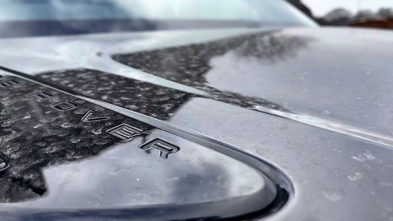 Range Rover Velar Cinematic Wash