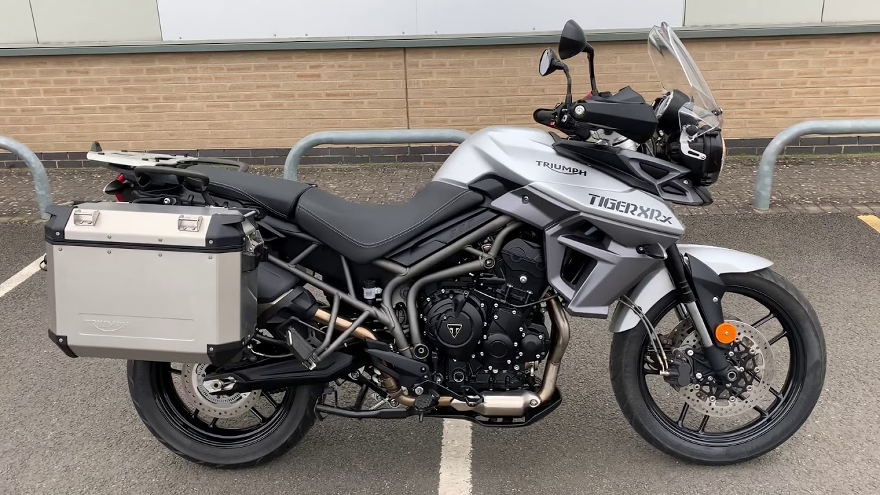 Triumph Tiger 800 XRX 2017 - Completely Motorbikes