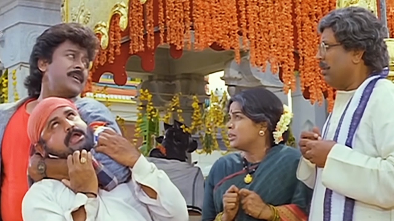 Chiranjeevi Arrives In Perfect Time And Saves Ravichandran | Sipayi Kannada Movie Part 06