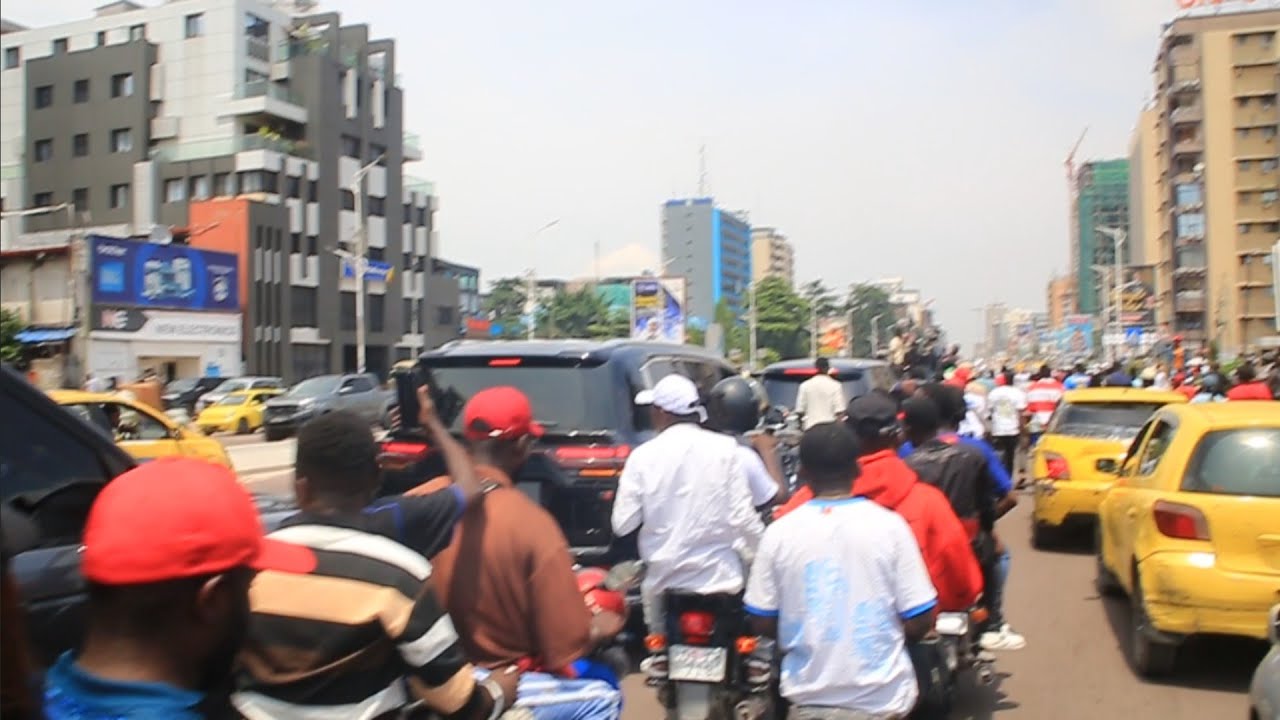 FERRÉ GOLA AKAMWISI MOKILI AVANT ÉMISSION BOSOLO NA POLITIK